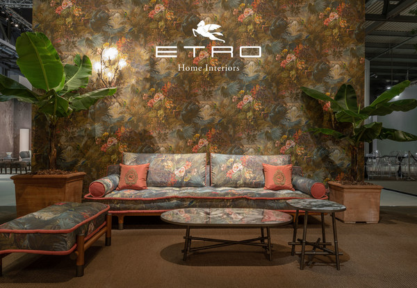 ETRO Home Interiors–2022戶外系列：Woodstock 沙發(fā)和長(zhǎng)椅，Dalì 桌子和邊桌